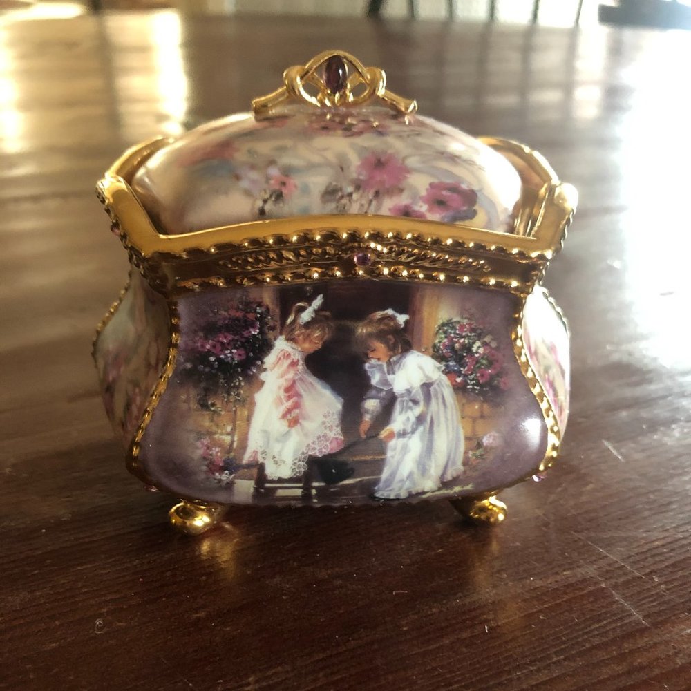 My Sister My Friend Music Box by Susan Kuck